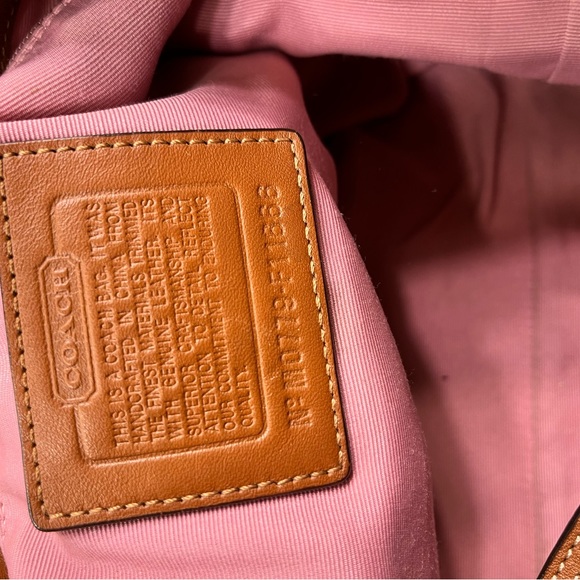 Coach pink bag, used, great condition - Picture 2 of 2